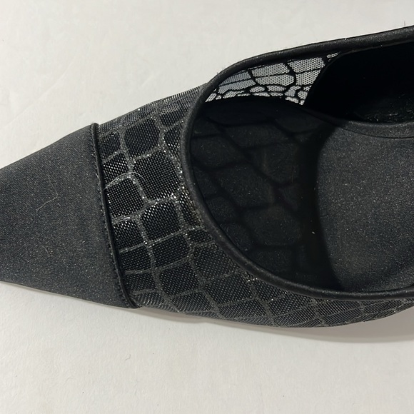 Nina Black 8.5 Woman’s Kitten Heels - Picture 3 of 6